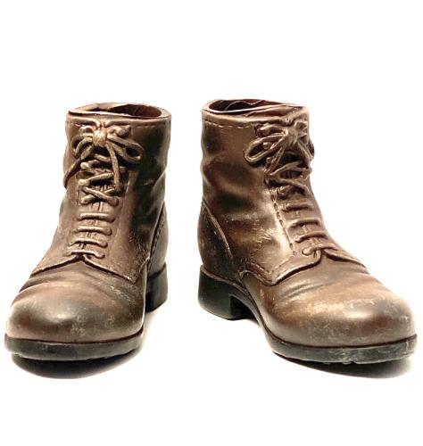 Artikelbild des Artikels “Schnürschuhe 1937, braun 1:6 “