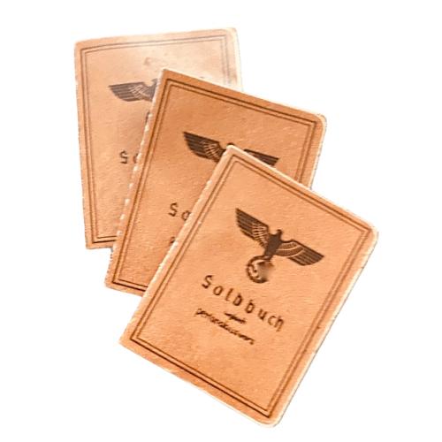 Artikelbild des Artikels “Soldbuch  zum aufklappen 3 Stl 1:6 “