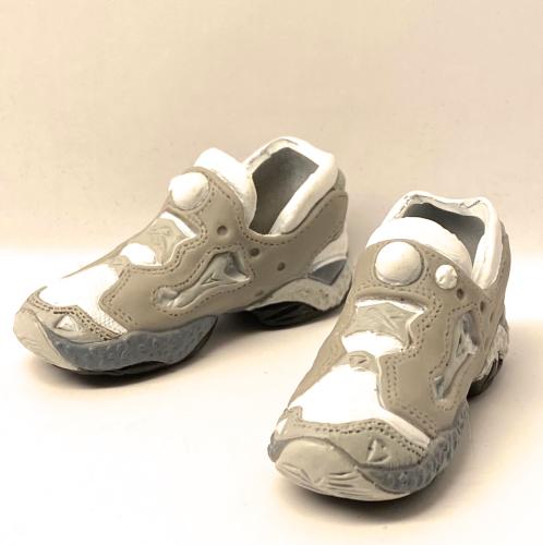 Artikelbild des Artikels “Sportschuhe 1:6 “