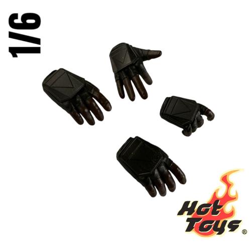 Product image of the product “Star Trek Commander Saru Hands 1/6 ”