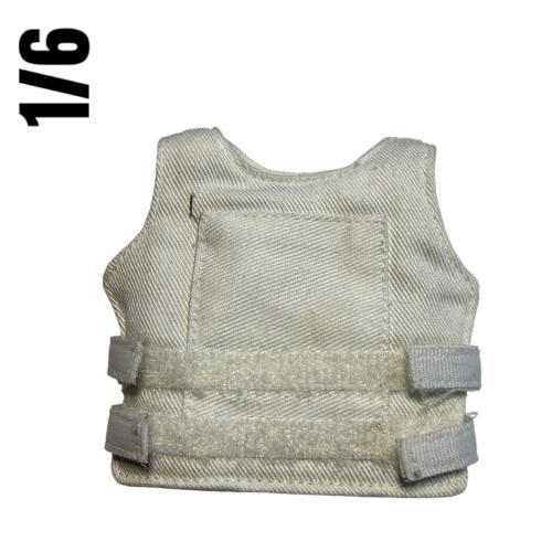Artikelbild des Artikels “Large White Bulletproofvest 1/6 “