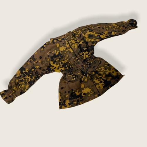 Artikelbild des Artikels “Tarnschlupfjacke, zweites Model, Eichenlaub Muster 1, “