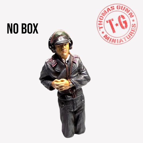 Product image of the product “Tank Crew Commander (F) 1/30 ”
