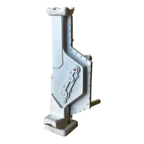 Product image of the product “Tiger 1  Wagenheber  in Metal 1/6 ”
