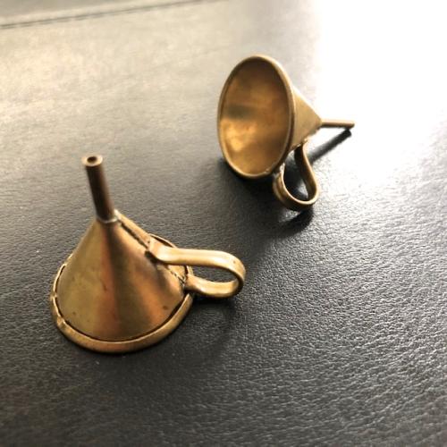 Artikelbild des Artikels “Trichter Metal handgefertigt 1:6 “