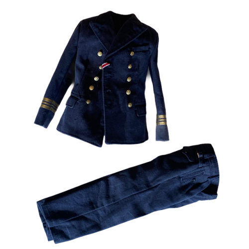 Product image of the product “Kapitänleutnant Uniform  1/6 ”