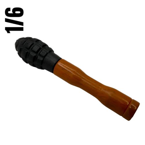 Artikelbild des Artikels “Viet Cong Pineapple Handgranate mit Wurfstiel – Vietnam – 1/6 Scale “
