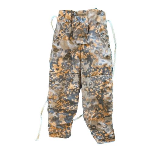 Product image of the product “Winter Tarnhose Eichenlaub Herbst 1:6 (Reversible) ”