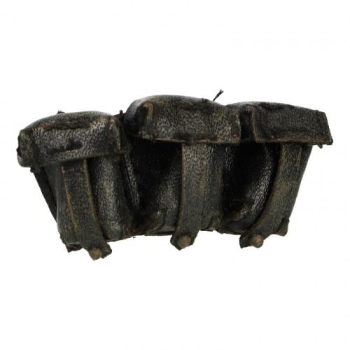 Artikelbild des Artikels “K 98 Patronentasche 39 Schwarz battle worn “