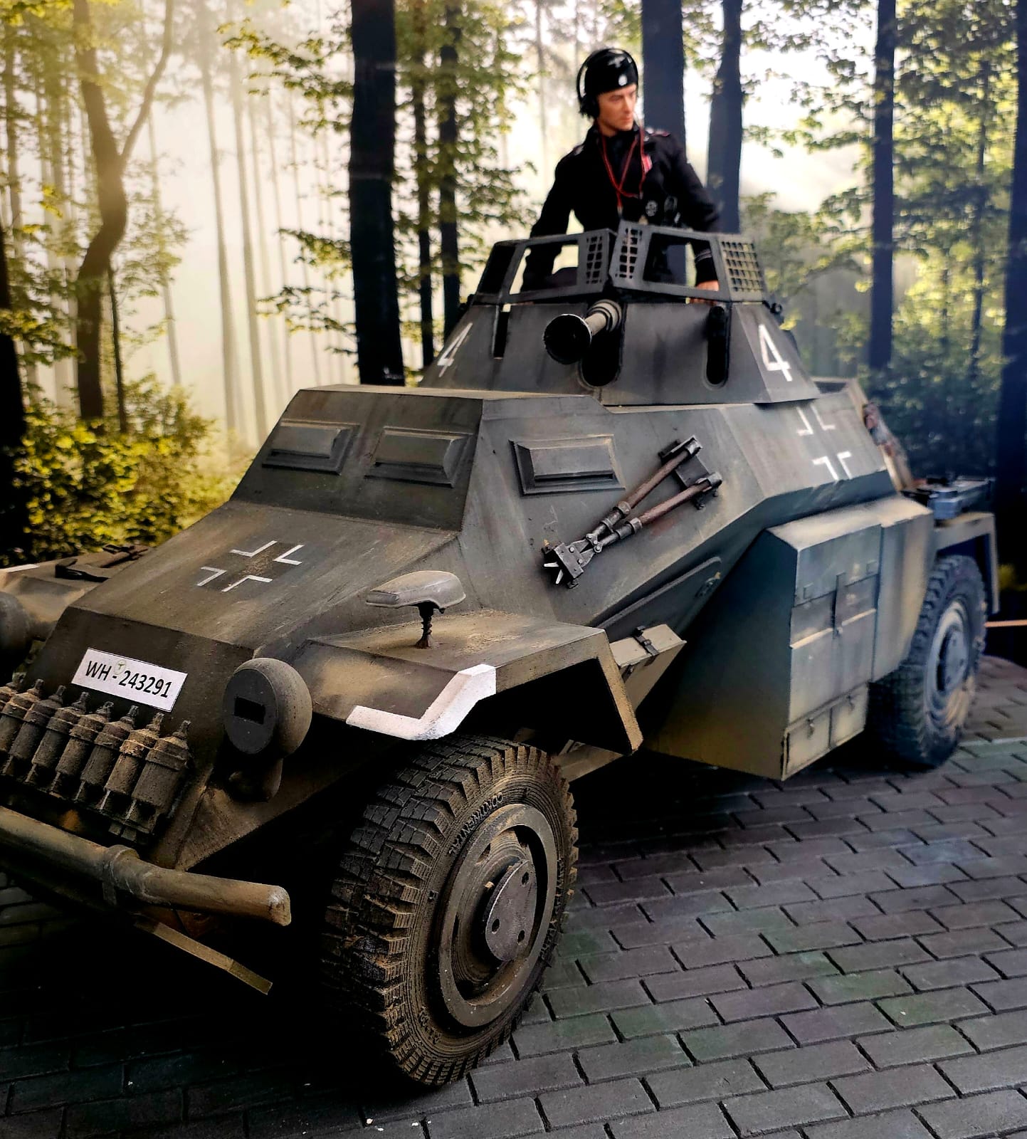  Artikelbild 1 des Artikels “1:6 RC  Sdkfz 222 mit Fernbedienung 1/6 “