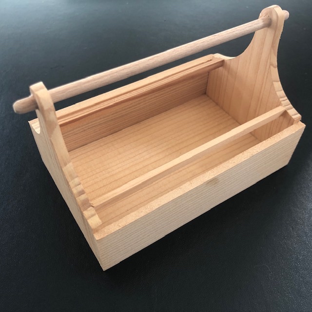  Product image 1 of the product “1:4 Werkzeugkiste aus Holz ”