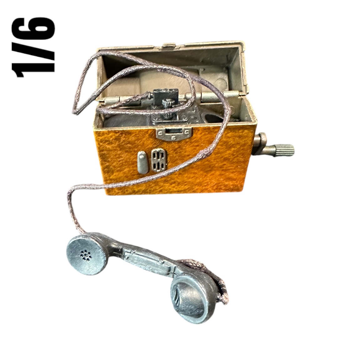  Artikelbild 1 des Artikels “Feld Telephone FF33  1940 in 1/6 “