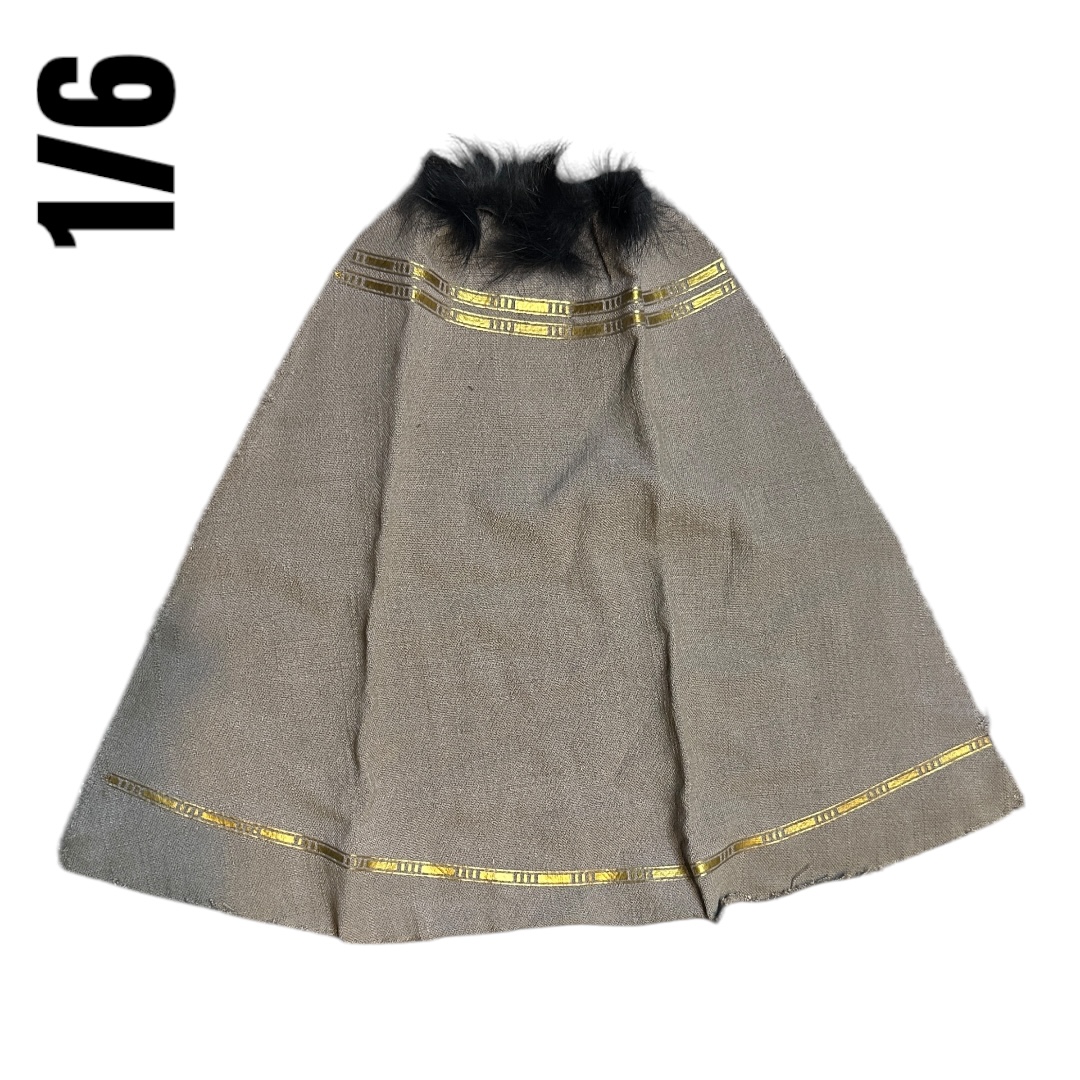  Artikelbild 1 des Artikels “Umhang mit Fell  1:6 “