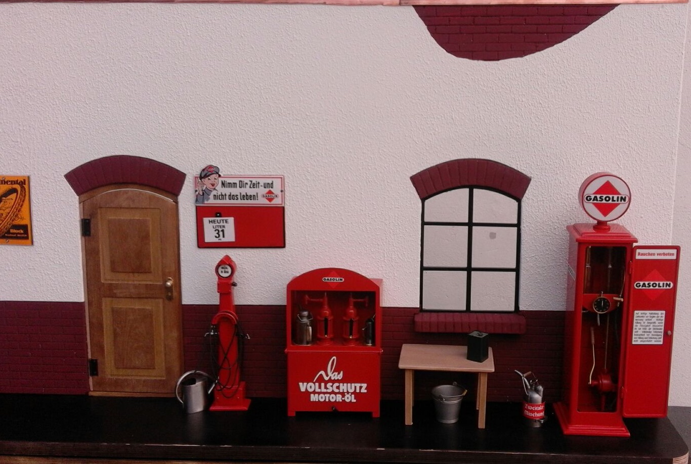  Product image 1 of the product “Gasoline Station ”