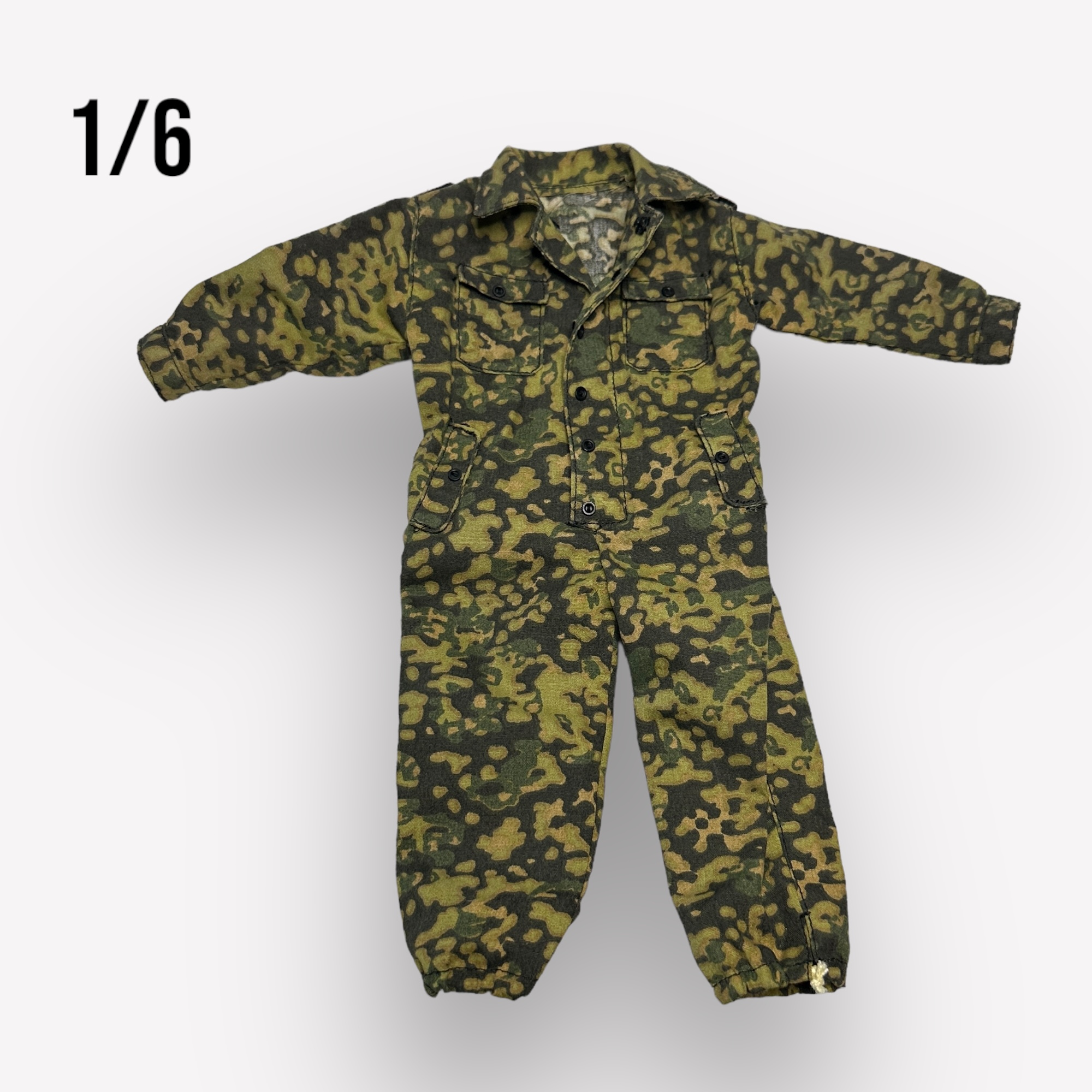  Product image 1 of the product “Panzeroverall Blurredege Pattern  1:6 (shoulder boards) ”