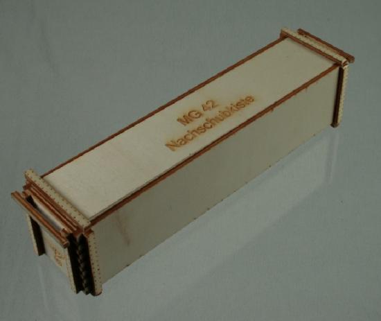  Product image 1 of the product “MG 42 Nachschubkiste 1/6 (Bausatz) ”