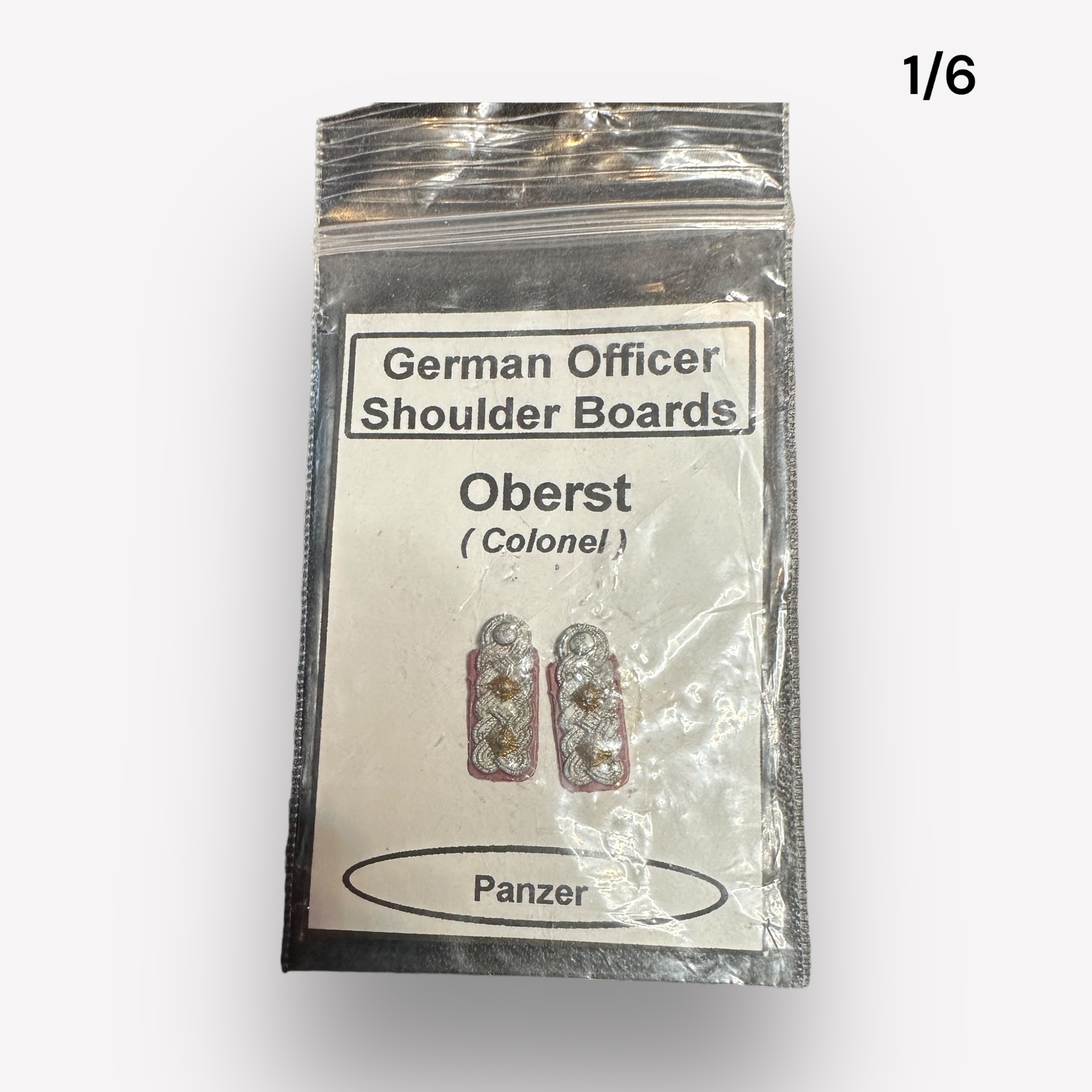  Artikelbild 1 des Artikels “Schulterklappen, Rosa 1:6 (Oberst) “