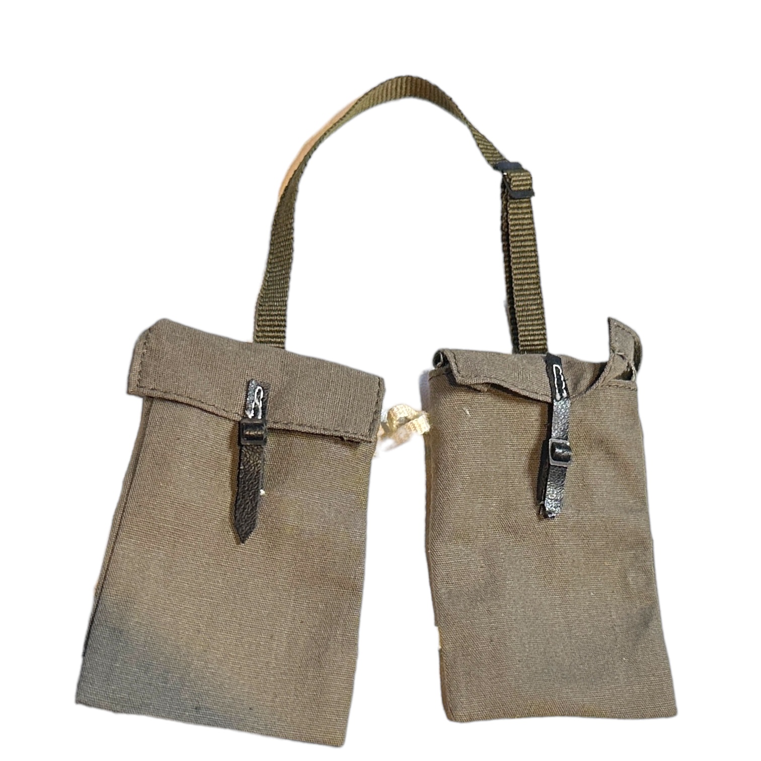  Artikelbild 1 des Artikels “Granaten Sack Lederriemen 1:6 “