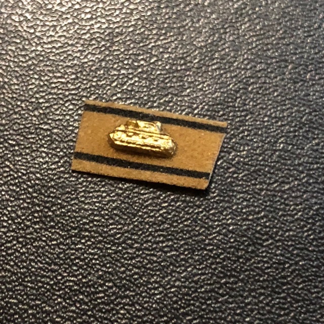  Artikelbild 1 des Artikels “Panzervernichtungsabzeichen 1:6 Gold  mit goldenen Panzer “