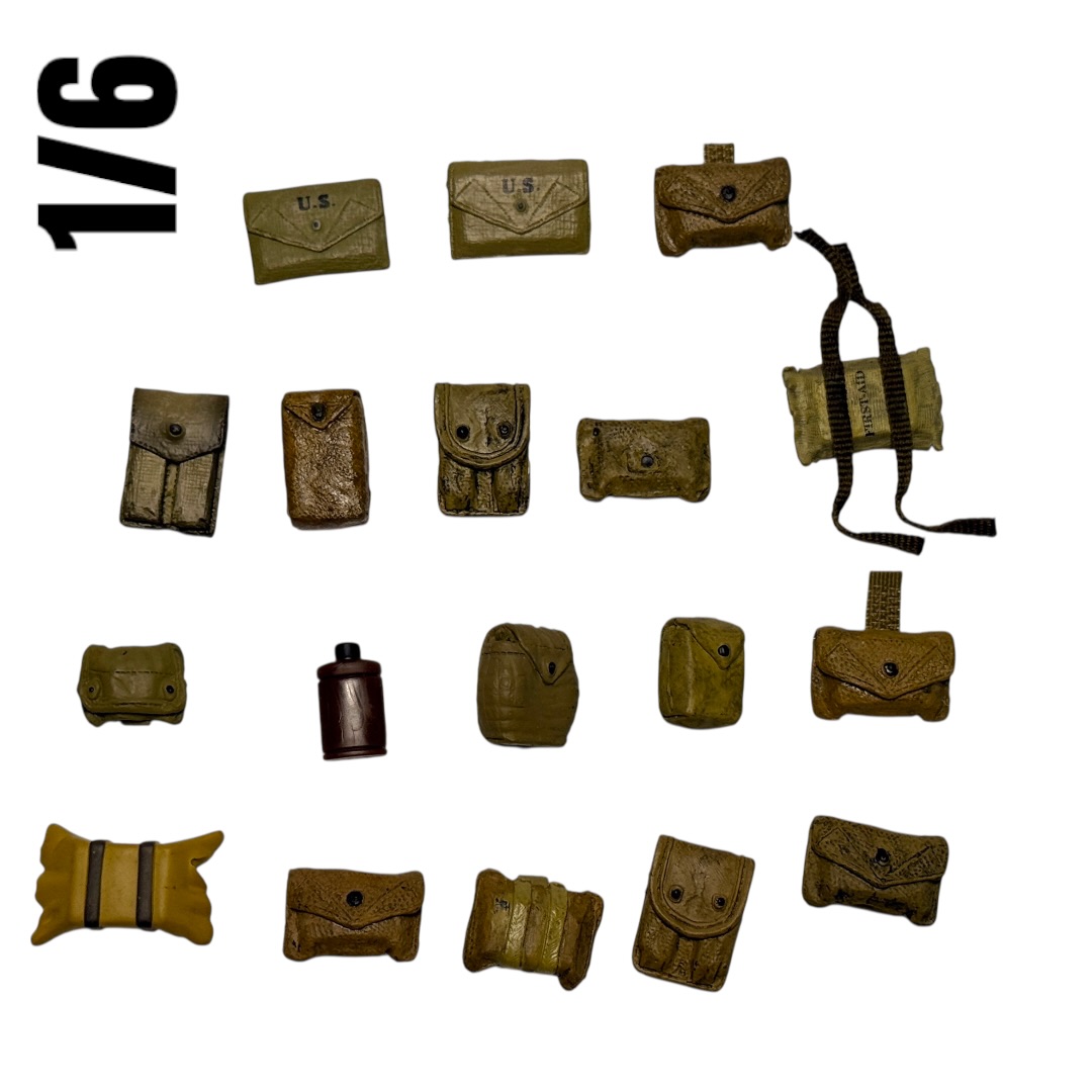  Product image 1 of the product “US Assortment of Bags  1/6 ”