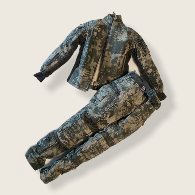  Product image 1 of the product “1/6 Female Soldier Black Python Stripe Uniform ”