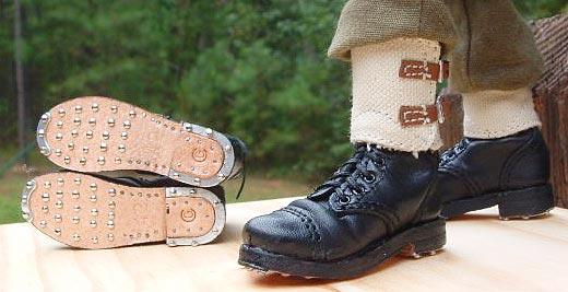  Product image 1 of the product “1/6 British Ammunition Boot (NLM) mit Gamaschen ”