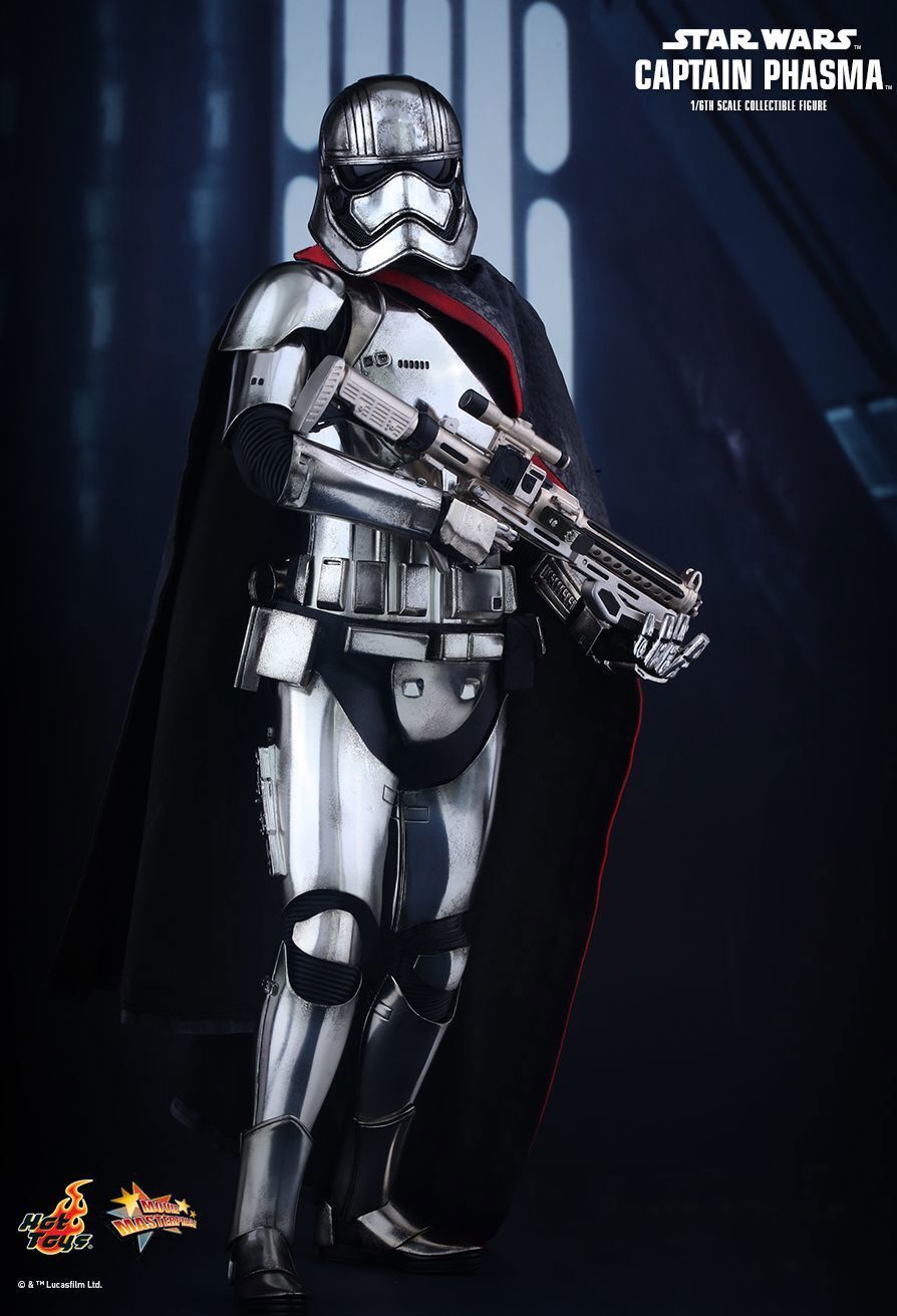  Artikelbild 1 des Artikels “CAPTAIN PHASMA - FIRST ORDER SNOWTROOPER OFFICER “