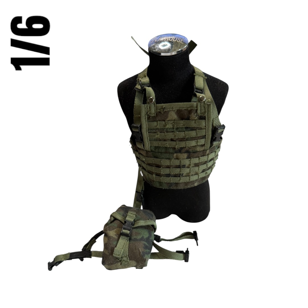  Product image 1 of the product “1:6 Recon Chest Harness (Woodland) ”
