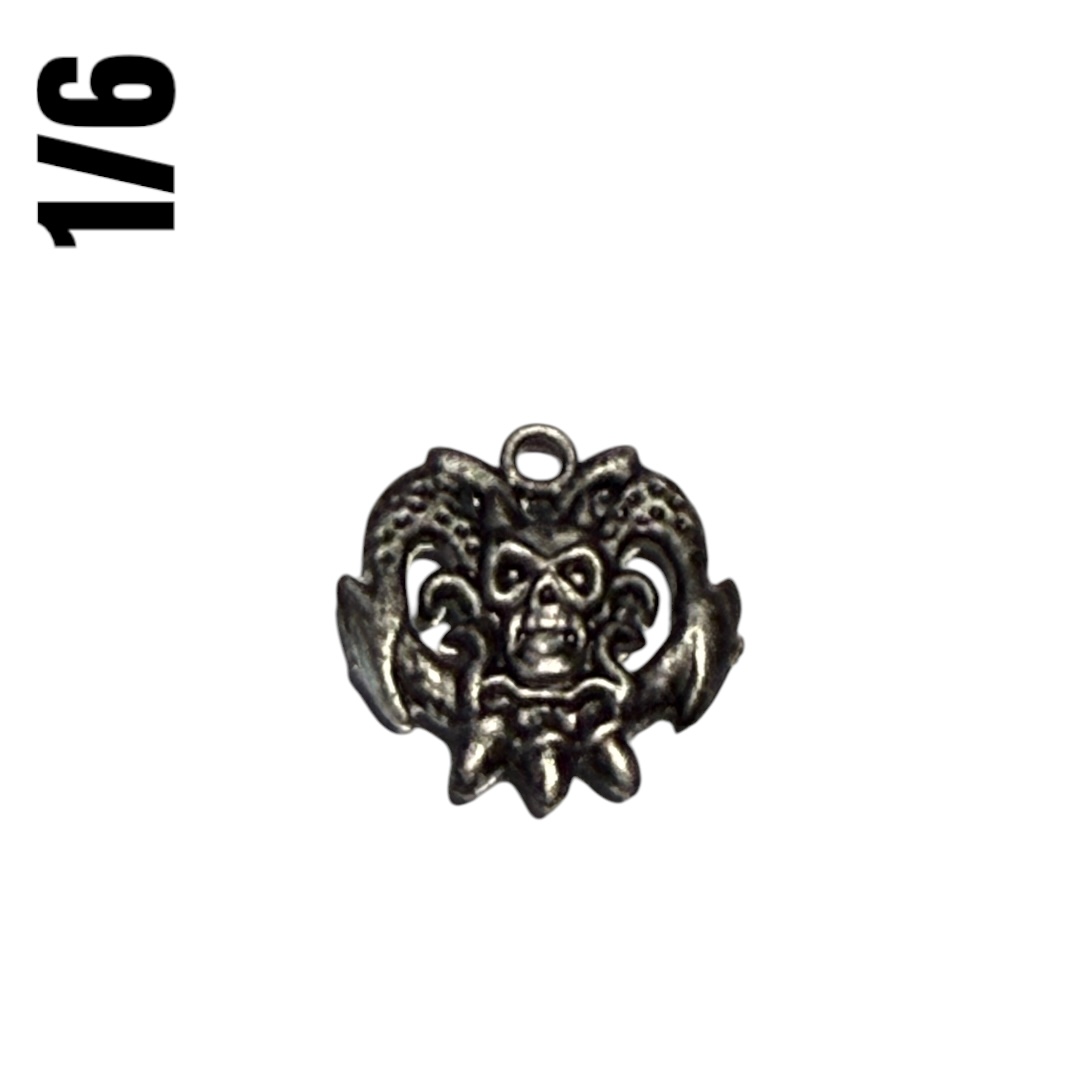  Product image 1 of the product “Anhänger Gothic  Skull 1/6 ”