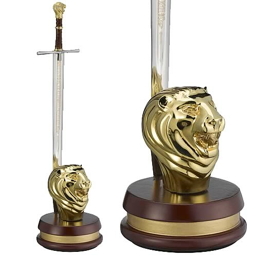 Product image 1 of the product “CHRONICLES OF NARNIA PETER'S Sword wit Stand in Metal 1/5 ”
