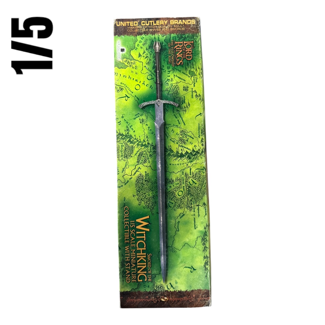  Product image 1 of the product “LOTR Witchking  Sword with Stand in Metal 1/5 ”