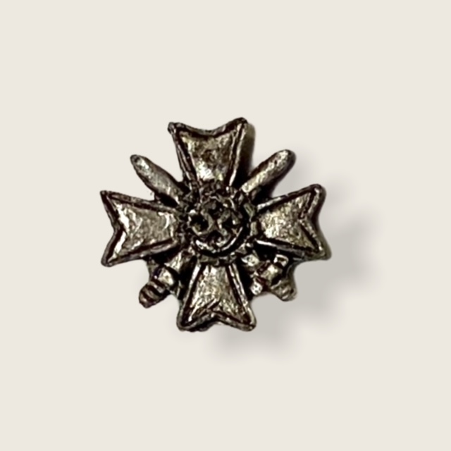  Product image 1 of the product “Deutsches Krigsverdienstkreutz  1Kl. mit Schwerter in Metal  1/6 ”