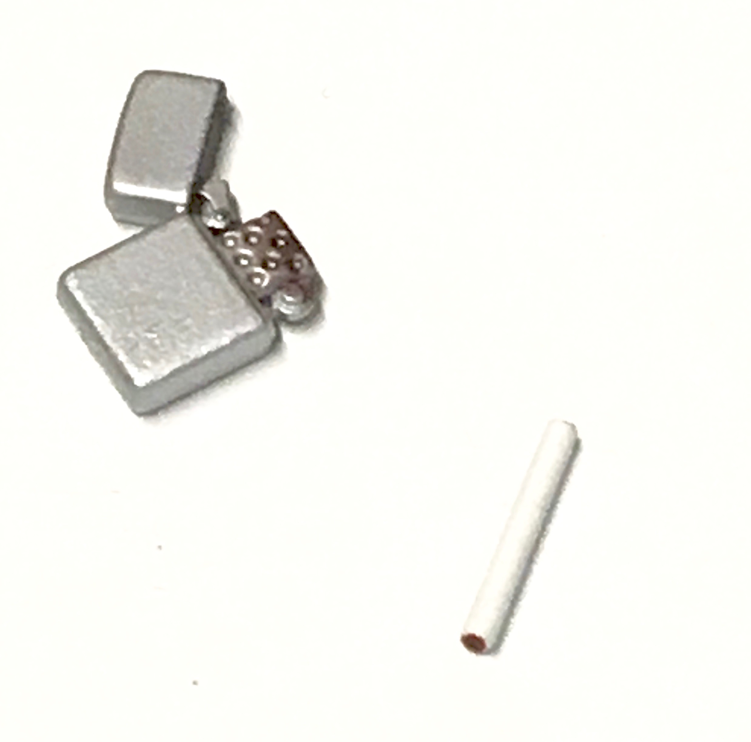  Artikelbild 1 des Artikels “Zippo mit Zigarette “