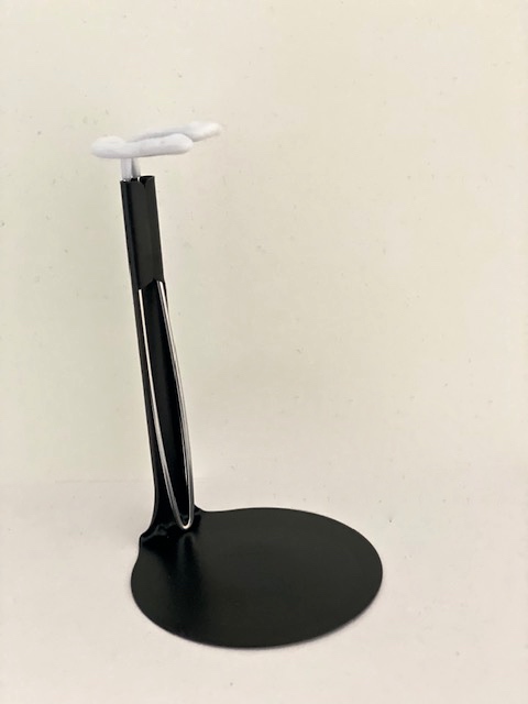  Product image 1 of the product “Figur Stand special edition in black with white protector ”