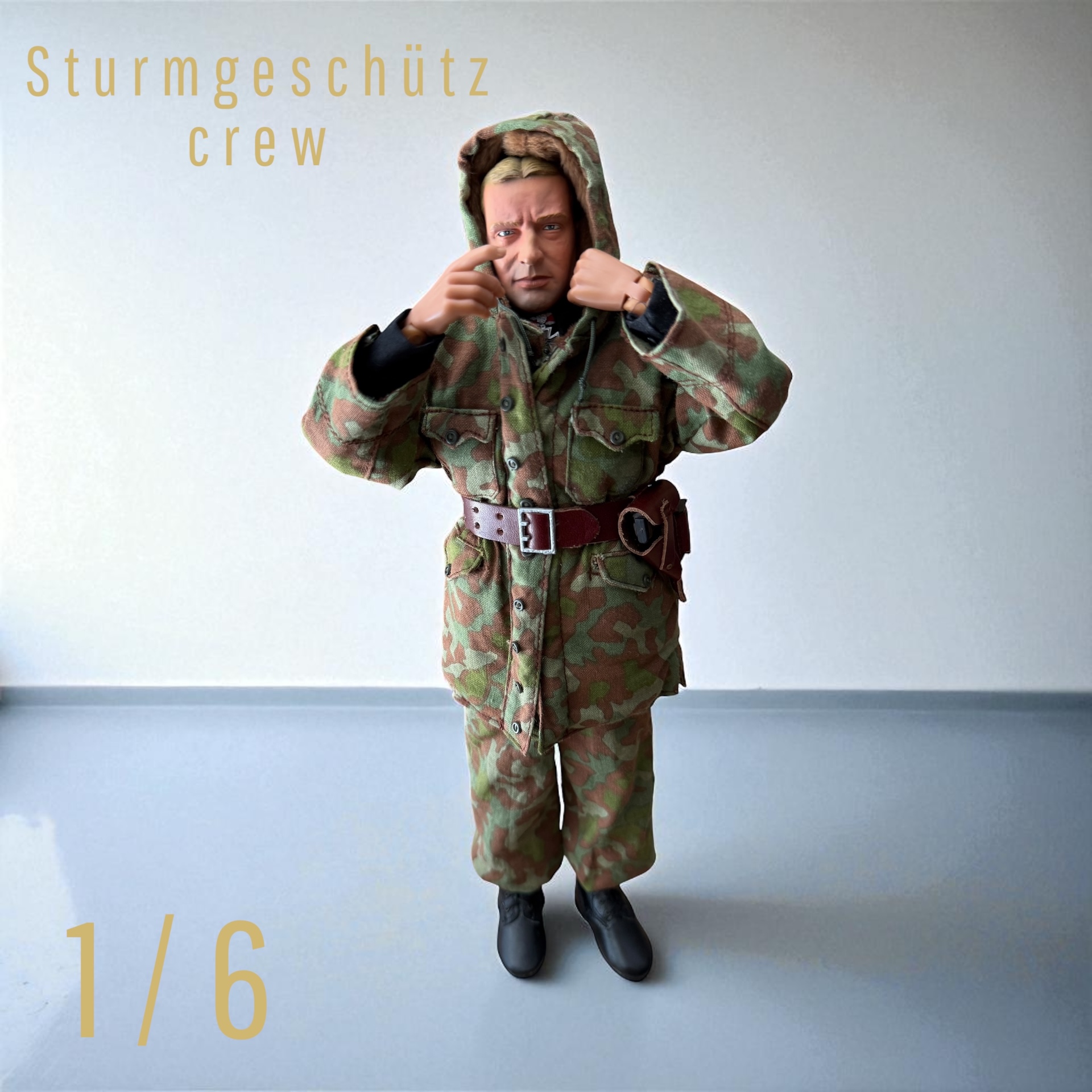  Product image 1 of the product “Panzer Besatzung mit Italienischen Muster 1/6 (Displayed) ”