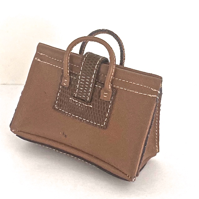  Product image 1 of the product “Exccellent Work from TP Real Leather Suitcase 1/6 ”