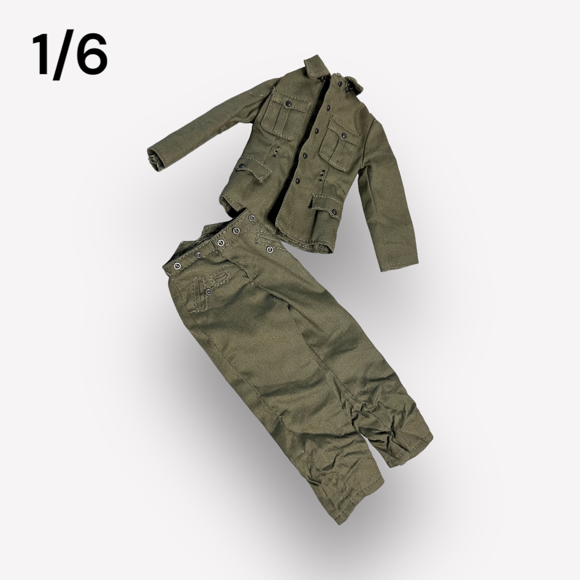  Artikelbild 1 des Artikels “Uniform Jacke M 37 mit Hose 1:6 “
