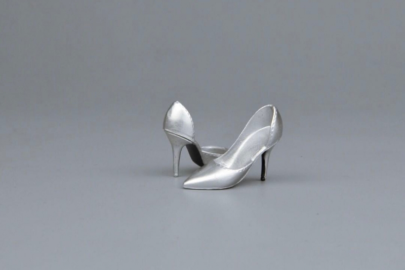  Artikelbild 1 des Artikels “Female Heeled Boots (Silver) 1:6 “