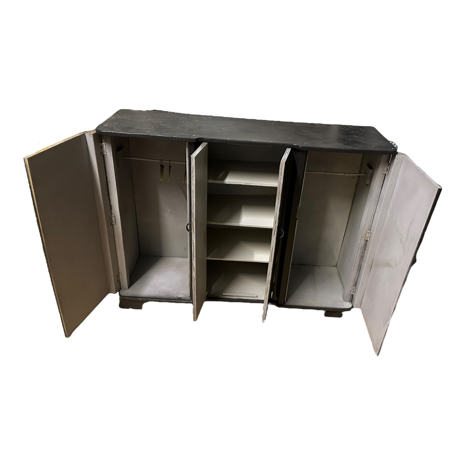  Product image 1 of the product “Grosser Kleiderschranck  aus Holz WW2 1/6 ”
