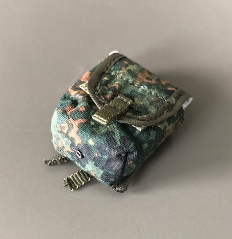  Product image 1 of the product “STRIKE 40MM GRENADE POUCH (FLECKTARN) 1/6 ”