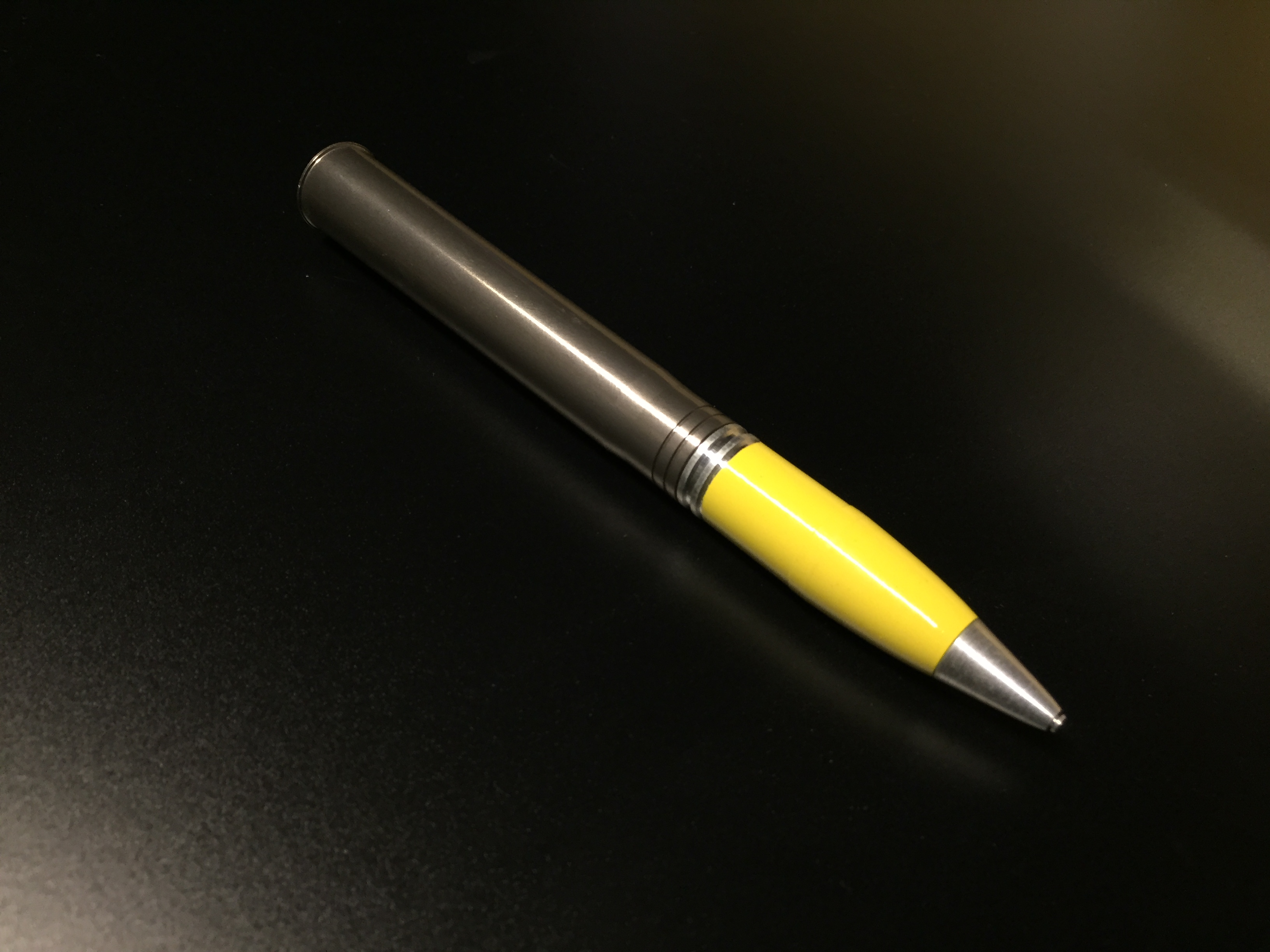  Artikelbild 1 des Artikels “88 Granate aus Messing Stahl mit Projectile “