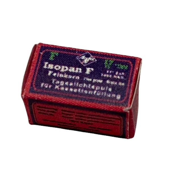  Artikelbild 1 des Artikels “Isopan F Agfa Filmrolleschachtel 1:6 “