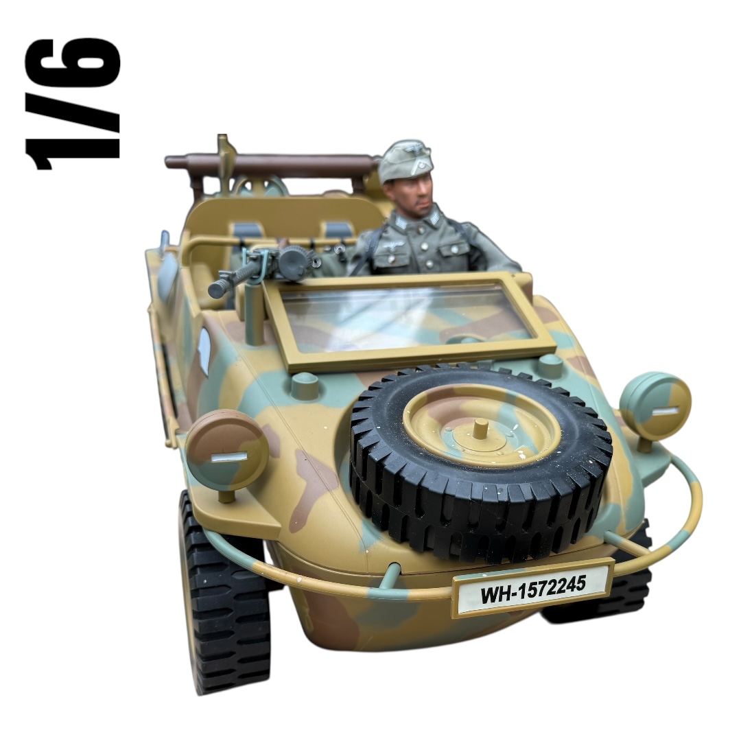  Product image 1 of the product “Schwimmwagen in 3 Tarn mit Figur 1/6 (No Box) ”
