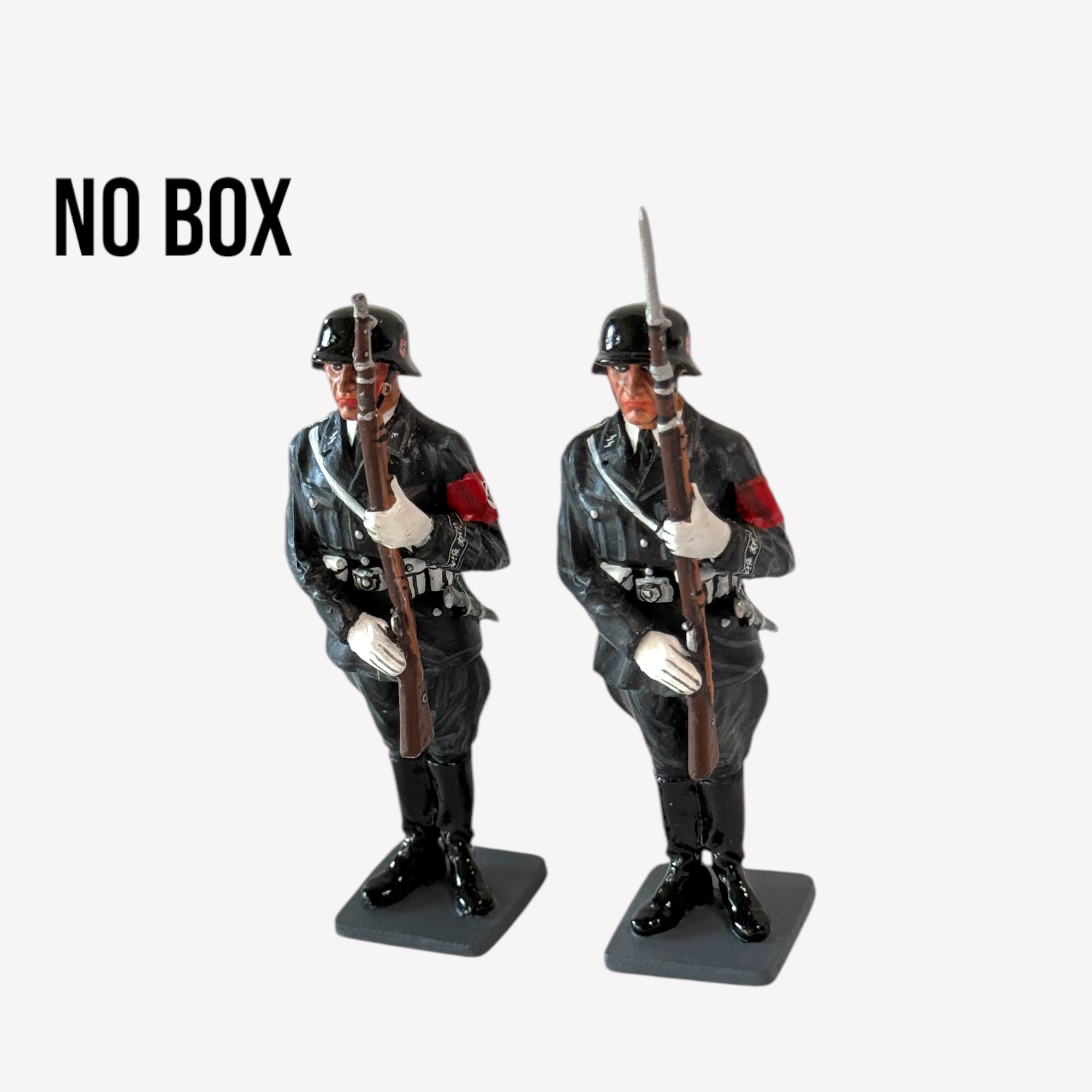  Artikelbild 1 des Artikels “1:30 THE COLLECTORS SHOWCASE  LAH Figures “