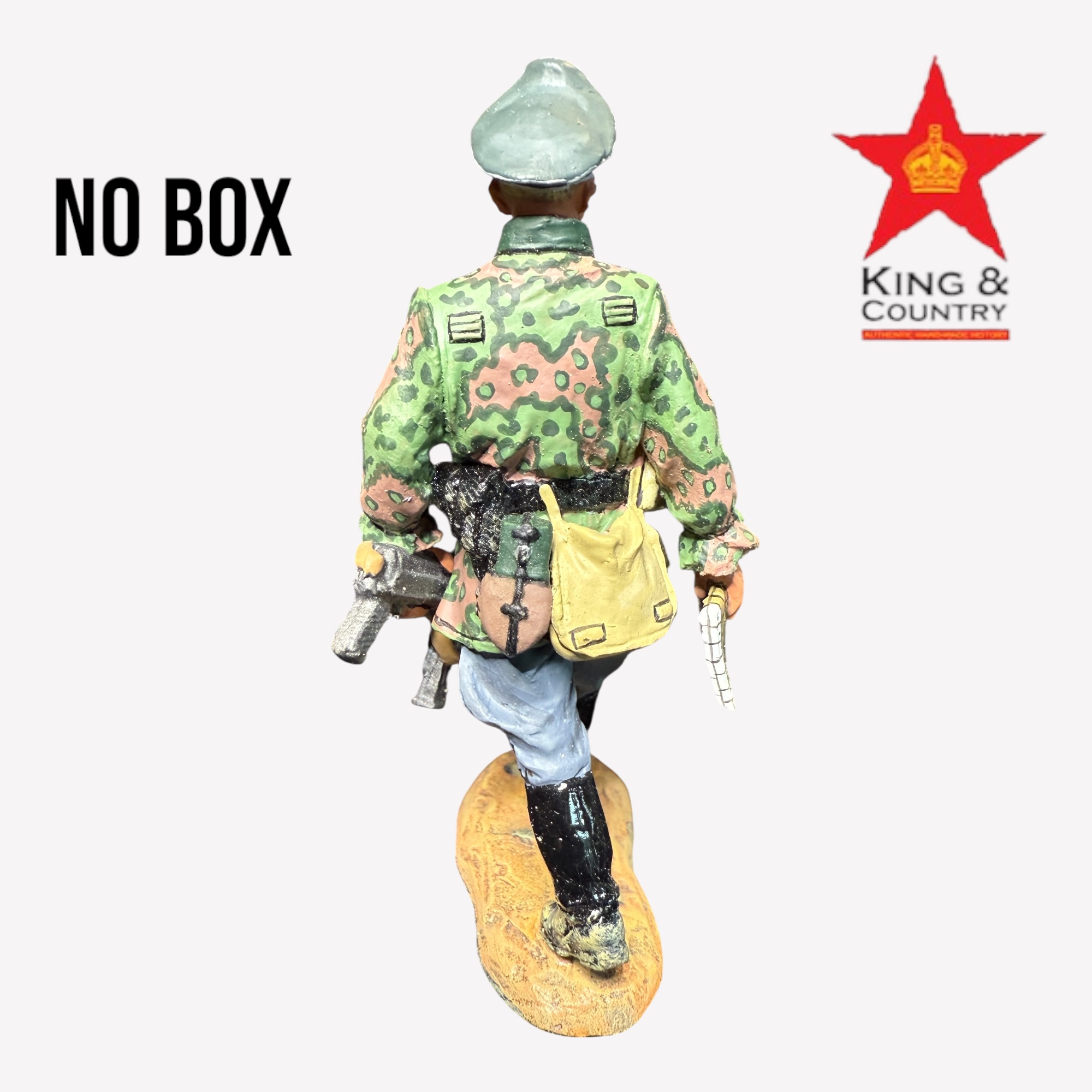  Artikelbild 1 des Artikels “Marching Waffen-SS Officer  No Box “
