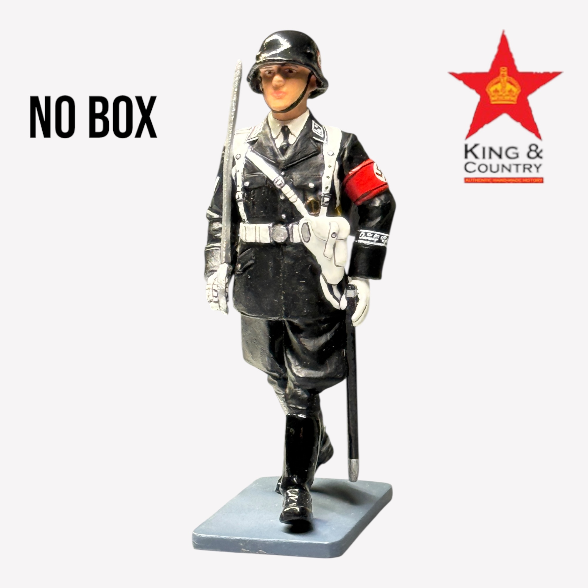  Artikelbild 1 des Artikels “Leibstandarte: SS Officer Marching with Sword “
