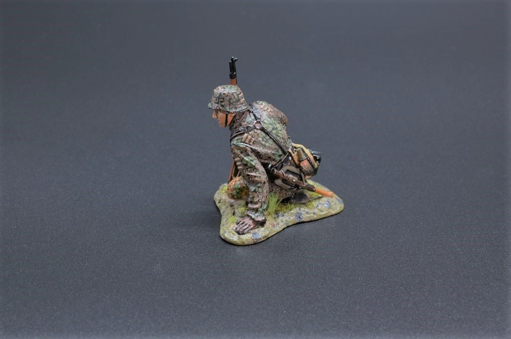  Artikelbild 1 des Artikels “Kneeling Infanteer “