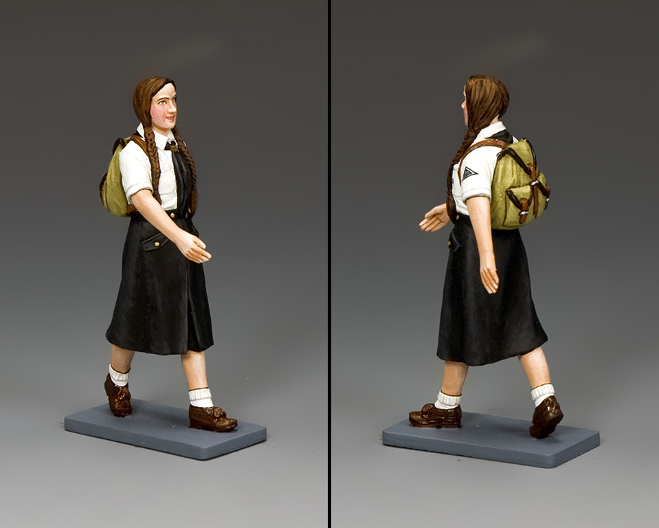  Artikelbild 1 des Artikels “Marching BDM Girl w/Backpack (BRUNNETTE)  (No Box) “