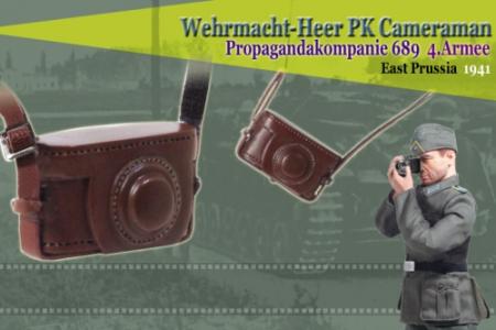 Product image 1 of the product “Foto Kamera Leika, Atrappe im Etuie ”