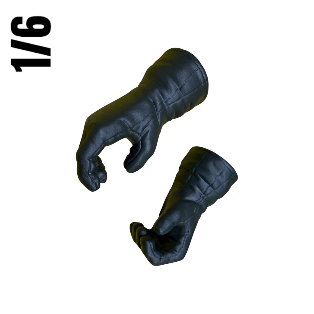  Product image 1 of the product “Green Gloved Hands 1/6 ”